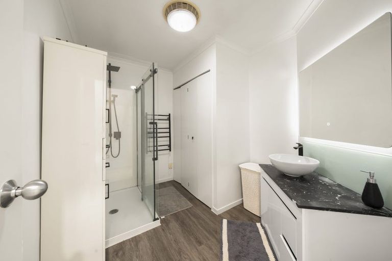 Photo of property in 5/17 Harbour View Road, Te Atatu Peninsula, Auckland, 0610