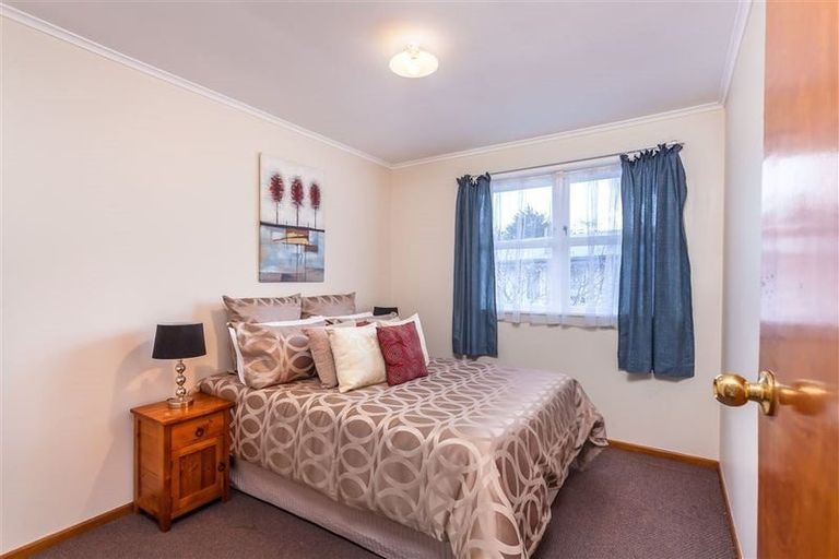 Photo of property in 27 Riverpark Crescent, Henderson, Auckland, 0610