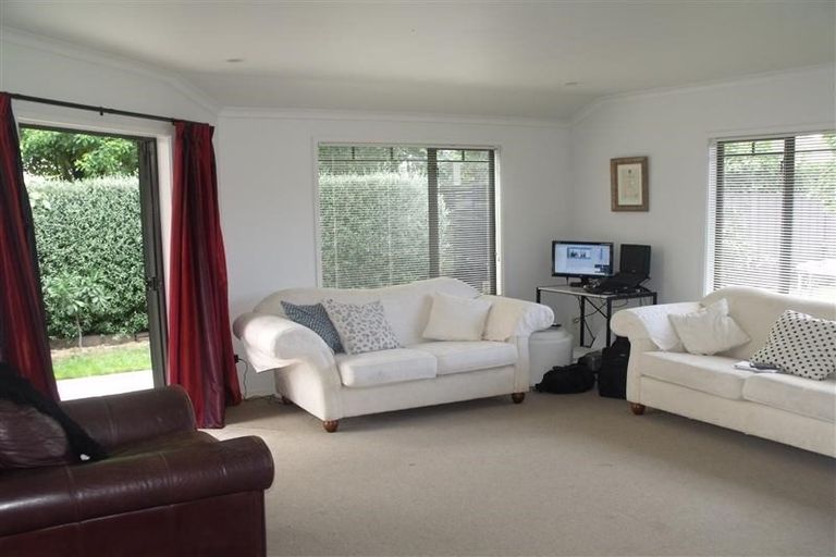 Photo of property in 2 Woodfield Place, Parkvale, Hastings, 4122