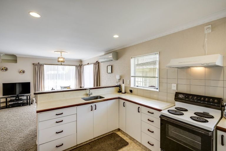 Photo of property in 66b Puketapu Road, Taradale, Napier, 4112