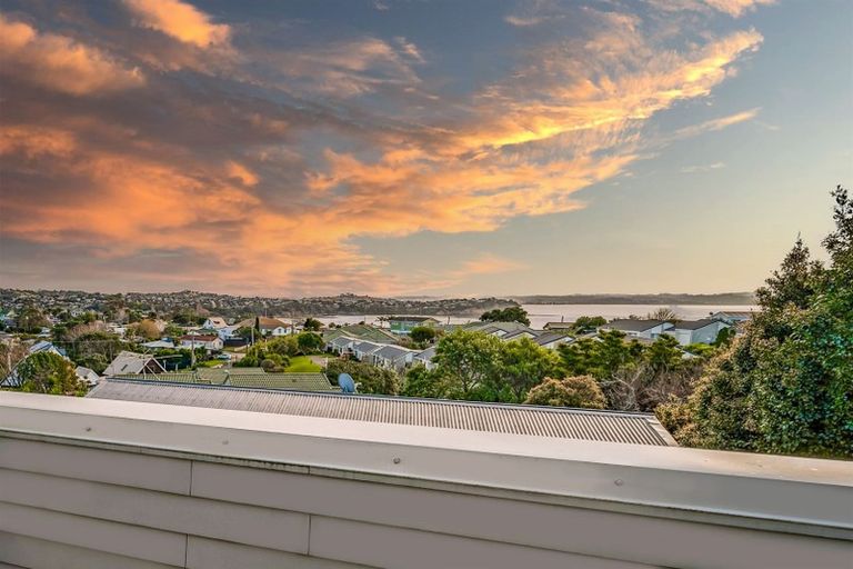 Photo of property in 66a Tiri Road, Manly, Whangaparaoa, 0930