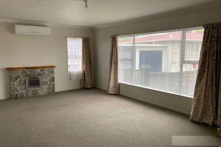 Photo of property in 14 Cambridge Street, Levin, 5510