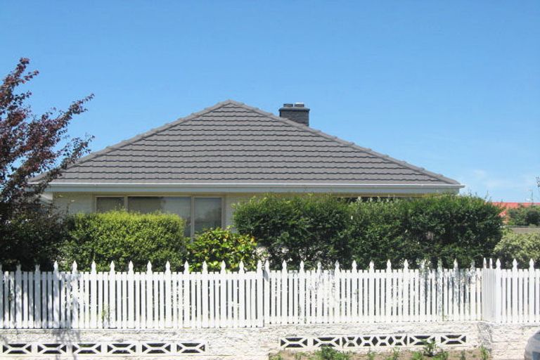 Photo of property in 15 Rosella Street, Broomfield, Christchurch, 8042
