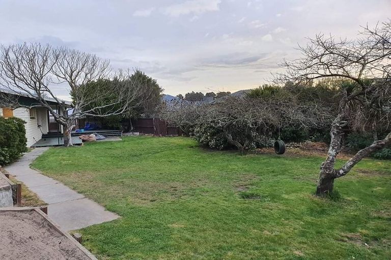 Photo of property in 16 Orrick Crescent, Avondale, Christchurch, 8061