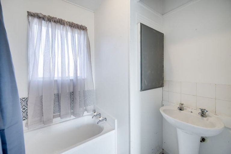 Photo of property in 355 Flaxmere Avenue, Flaxmere, Hastings, 4120