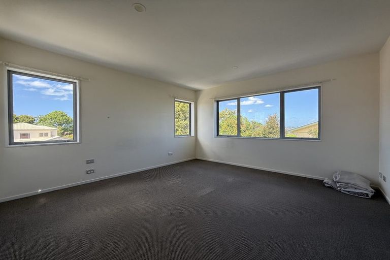 Photo of property in 24c Bradbury Road, Botany Downs, Auckland, 2010