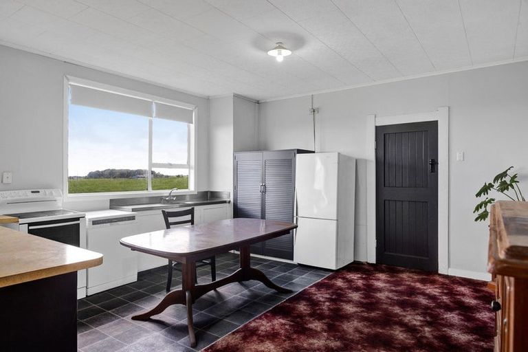 Photo of property in 2288 Eltham Road, Awatuna, Hawera, 4679