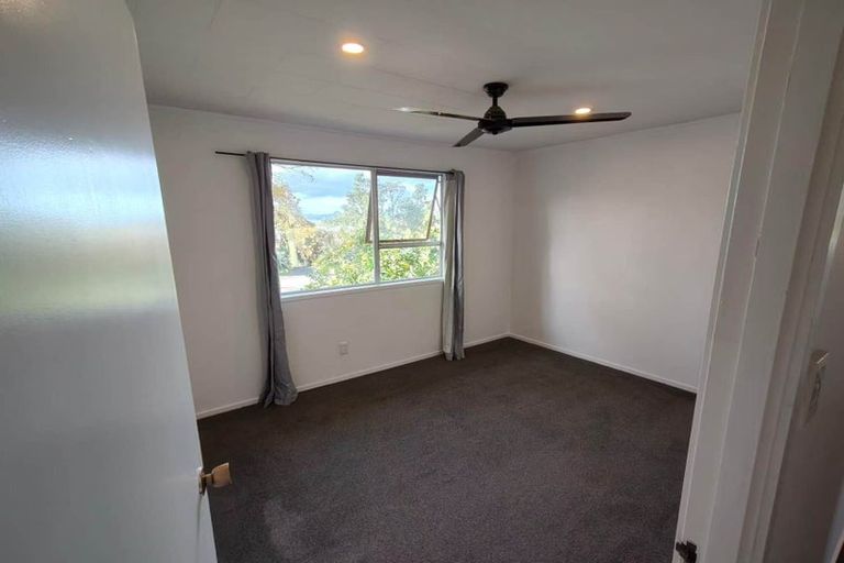 Photo of property in 30 Pipitea Place, Massey, Auckland, 0614