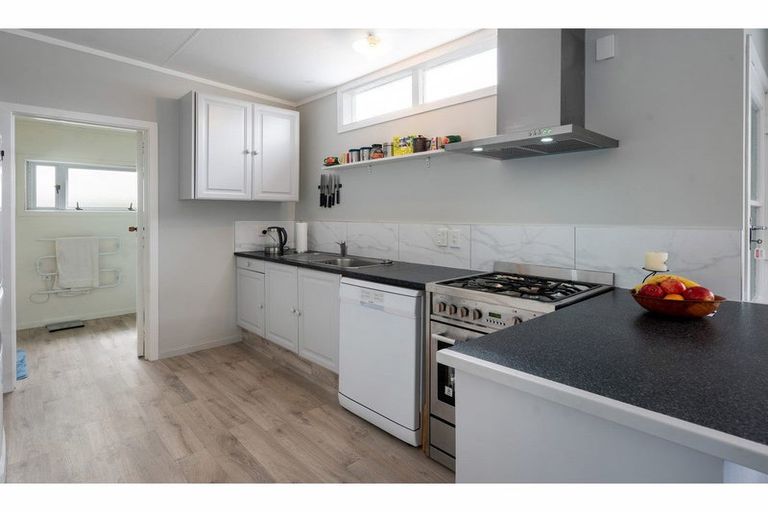 Photo of property in 9a Kawaha Point Road, Fairy Springs, Rotorua, 3015