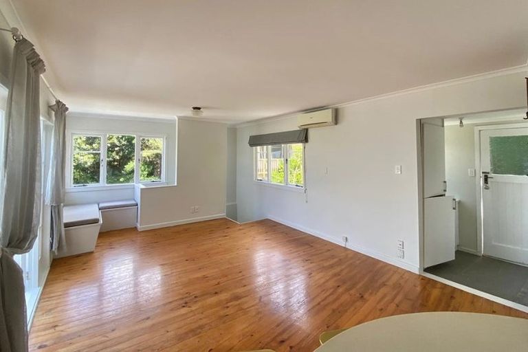 Photo of property in 207 Wade River Road, Wade Heads, Whangaparaoa, 0932