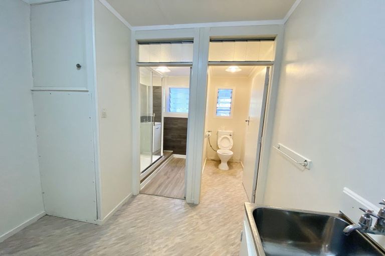 Photo of property in 27 Mahara Avenue, Birkenhead, Auckland, 0626