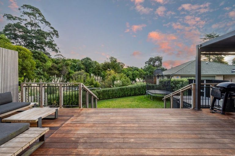 Photo of property in 25a Marvon Downs Avenue, Pakuranga Heights, Auckland, 2010
