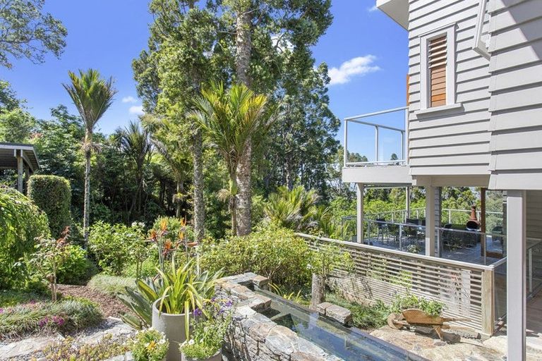 Photo of property in 20 Rangiwai Road, Titirangi, Auckland, 0604