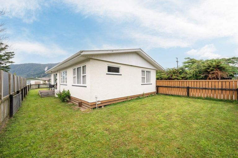 Photo of property in 121 Fairfax Street, Murchison, 7007