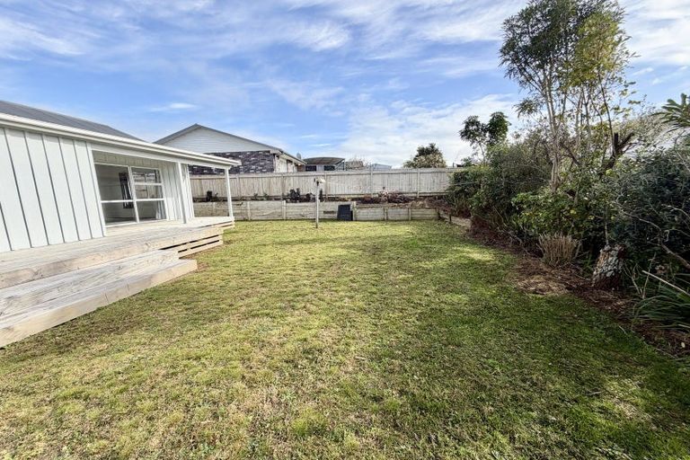 Photo of property in 8 Fantome Place, Whalers Gate, New Plymouth, 4310