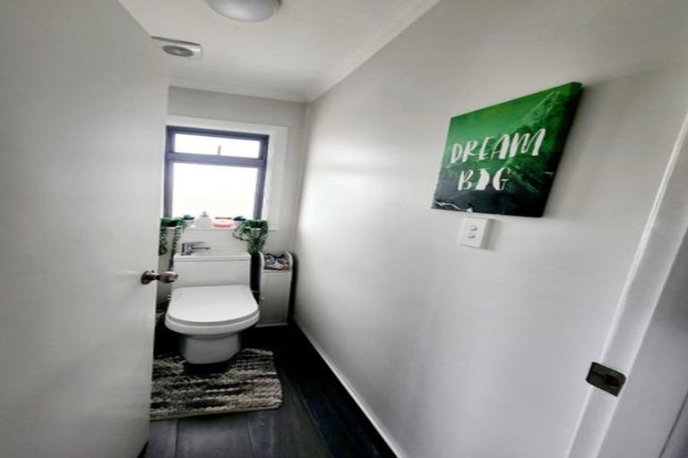 Photo of property in 63 Carlisle Road, Torbay, Auckland, 0630