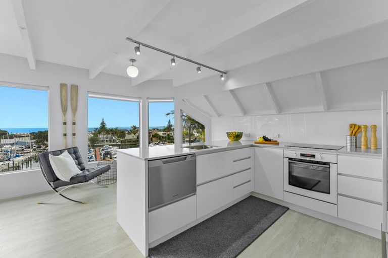 Photo of property in 1/29 Prospect Terrace, Milford, Auckland, 0620