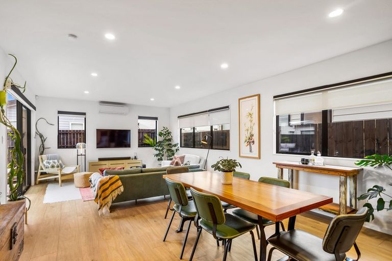 Photo of property in 29 Lumbarda Drive, Kumeu, 0810