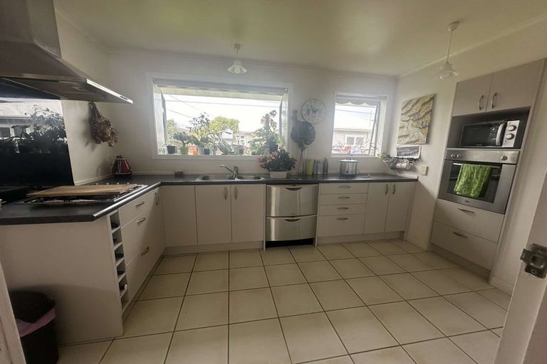 Photo of property in 2 Cudby Street, Woburn, Lower Hutt, 5010