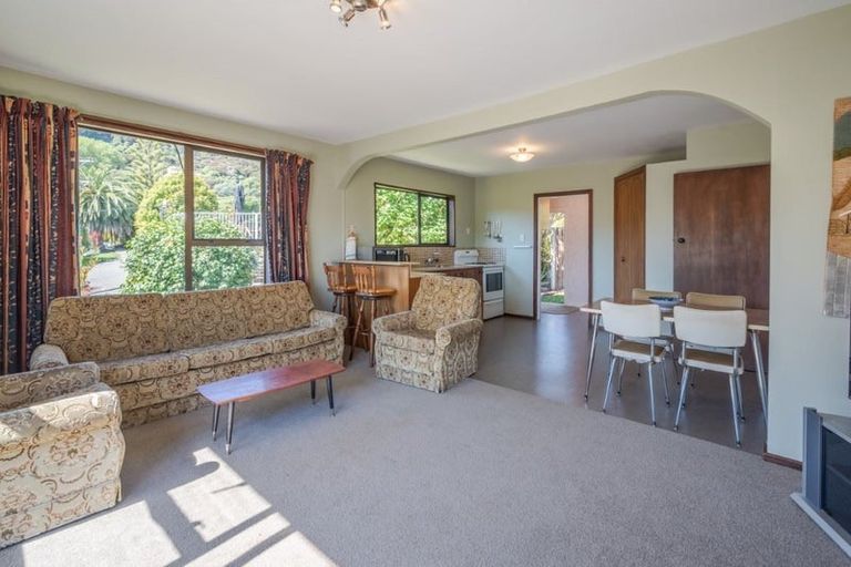 Photo of property in 24 Selwyn Avenue, Akaroa, 7520