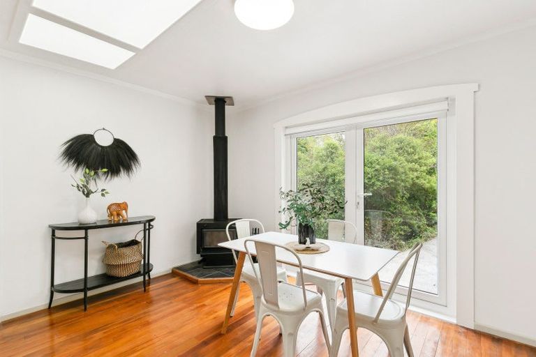 Photo of property in 27 Hathaway Avenue, Karori, Wellington, 6012