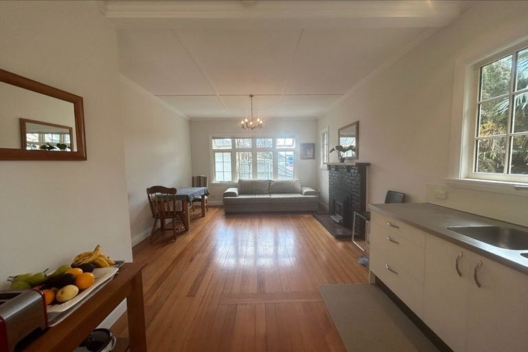 Photo of property in 43 Tahunanui Drive, Tahunanui, Nelson, 7011