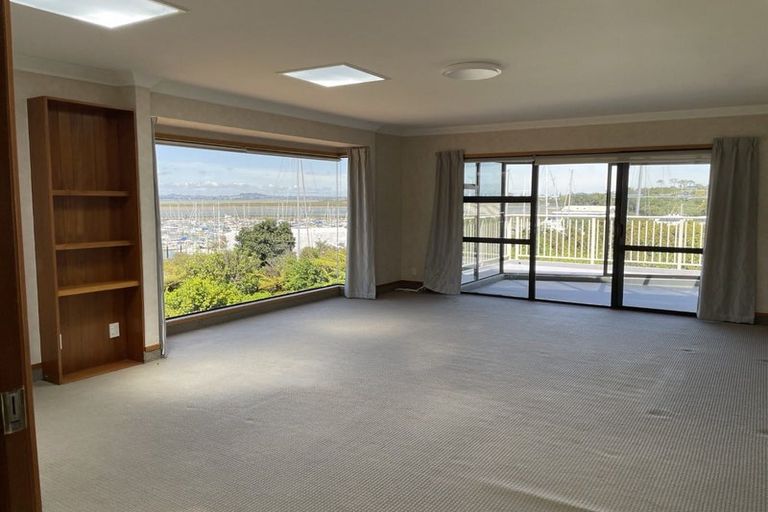 Photo of property in 31 Reflection Drive, West Harbour, Auckland, 0618