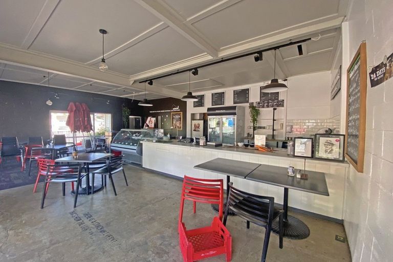 Photo of property in 82 Palmerston Street, Hamilton Lake, Hamilton, 3204