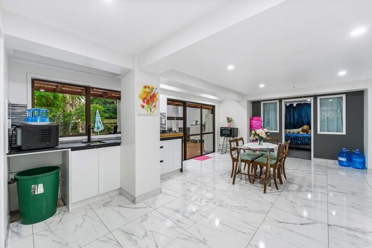 Photo of property in 214a Edmonton Road, Te Atatu South, Auckland, 0610