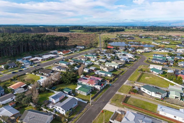 Photo of property in 9 Hennessy Street West, Foxton Beach, Foxton, 4815