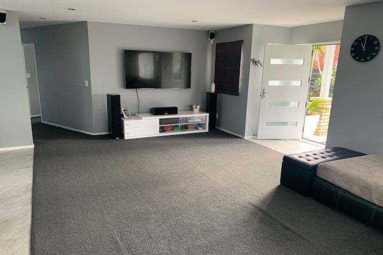 Photo of property in 19 Patons Road, Howick, Auckland, 2014