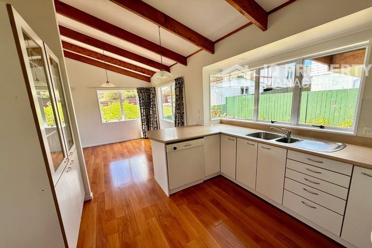 Photo of property in 1/452 Don Buck Road, Massey, Auckland, 0614