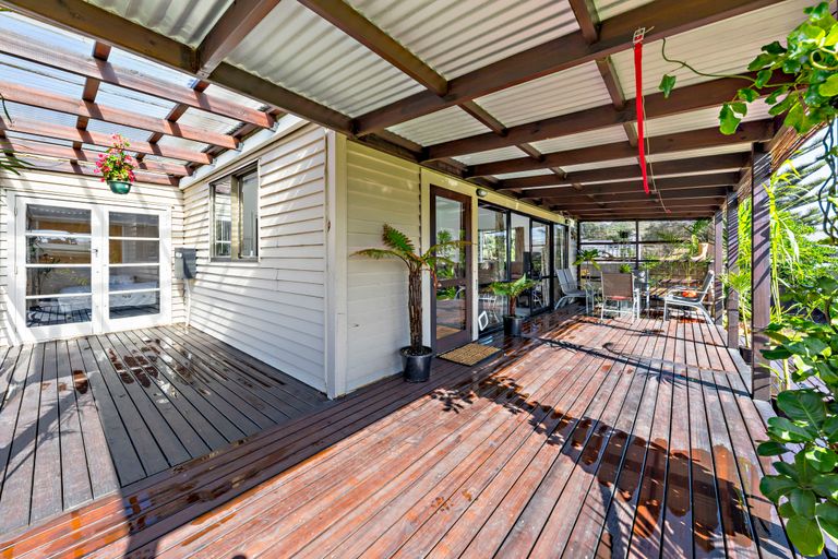Photo of property in 218 Maunsell Road, Port Waikato, Tuakau, 2695