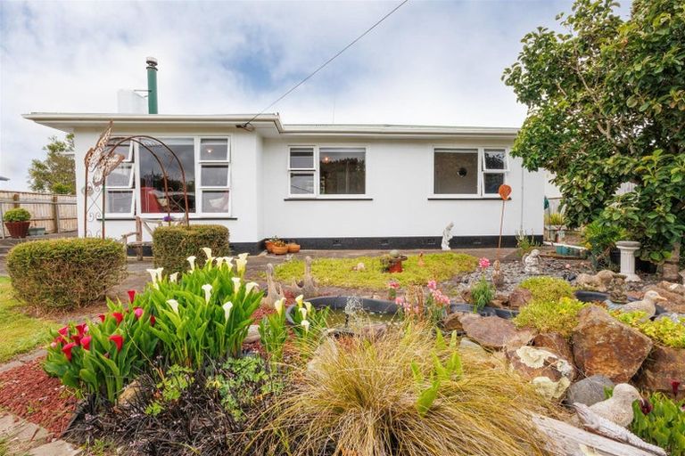 Photo of property in 16 Wilson Street, Bulls, 4818