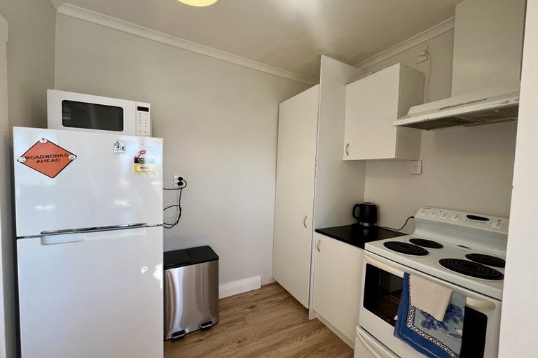 Photo of property in 94 Sutherland Road, Melrose, Wellington, 6023