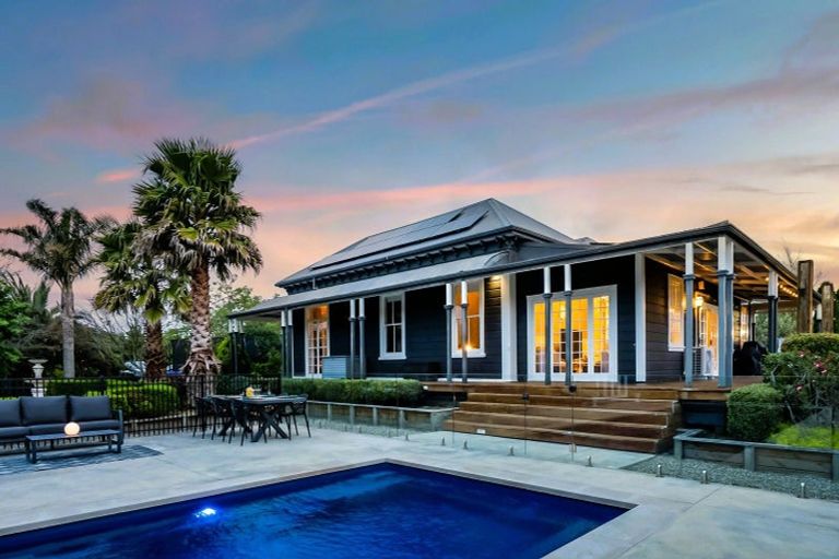 Photo of property in 104 Pitt Road, Hillsborough, New Plymouth, 4372