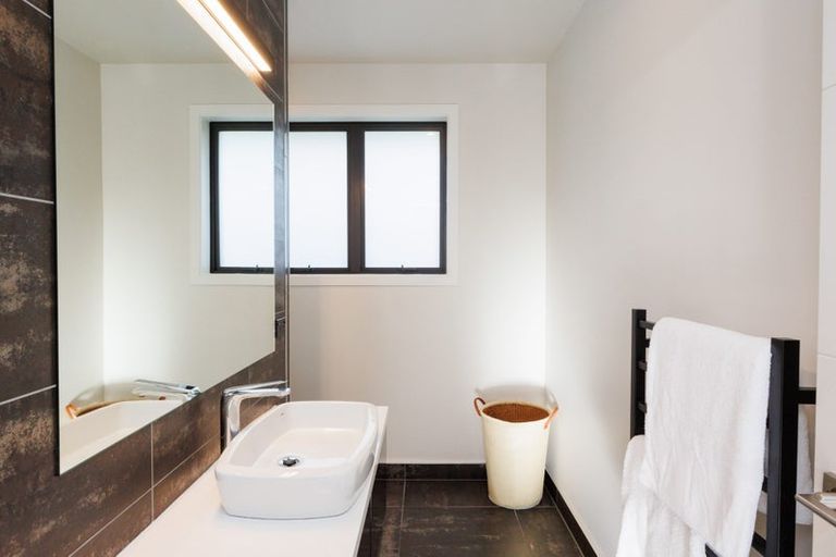 Photo of property in 156 Pacific Drive, Fitzherbert, Palmerston North, 4410