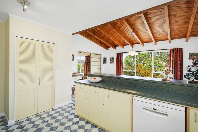 Photo of property in 24 Westhaven Drive, Tawa, Wellington, 5028