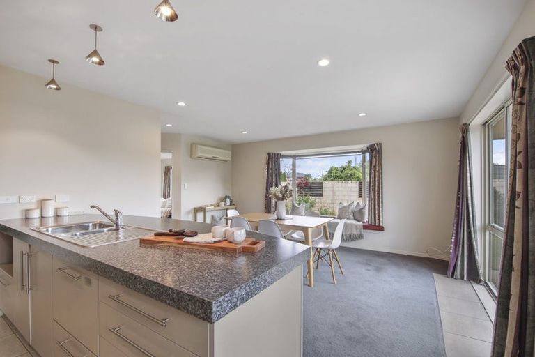 Photo of property in 5 Harrys Way, Redwood, Christchurch, 8051