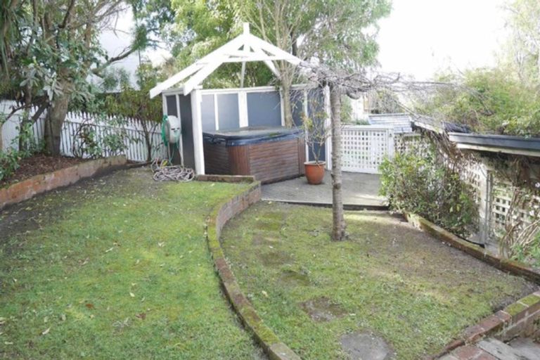 Photo of property in 19 Cracroft Terrace, Cashmere, Christchurch, 8022