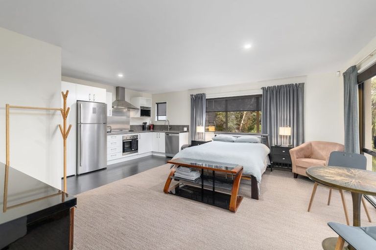 Photo of property in 2 Cannon Hill Crescent, Mount Pleasant, Christchurch, 8081