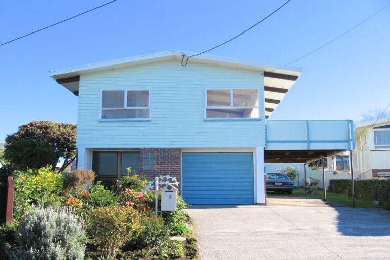Photo of property in 7 Taha Road, Te Atatu South, Auckland, 0610