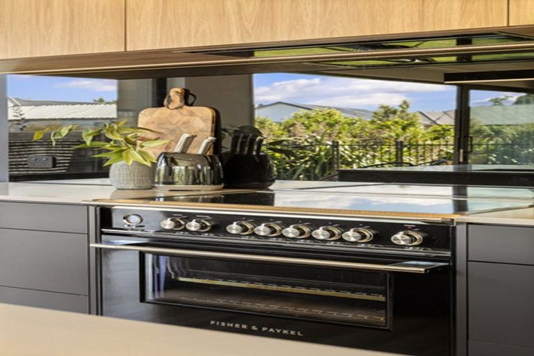 Photo of property in 8 Kirkland Crescent, Harewood, Christchurch, 8051