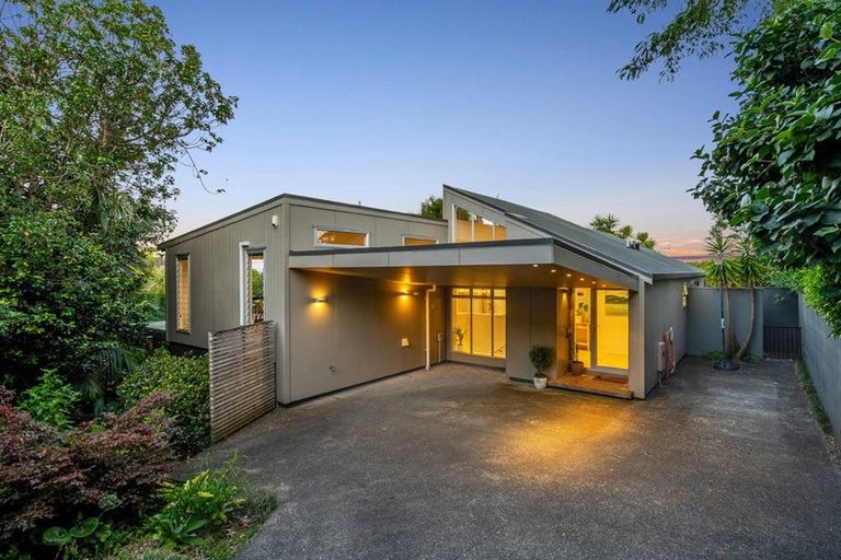 Photo of property in 61 Hinemoa Street, Birkenhead, Auckland, 0626