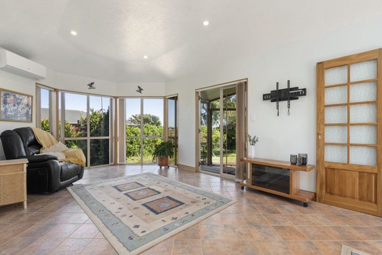 Photo of property in 18 Park Lane, Waitara, 4320