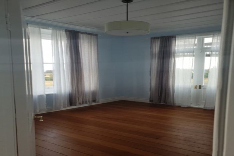 Photo of property in 21 Shine Road, South Head, Helensville, 0874