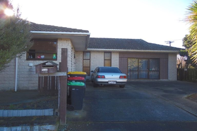 Photo of property in 2 Resolution Place, Bryndwr, Christchurch, 8053