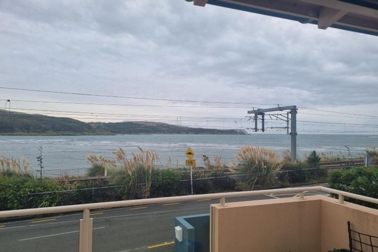 Photo of property in Sandbar Cove, 2/103 Mana Esplanade, Paremata, Porirua, 5026