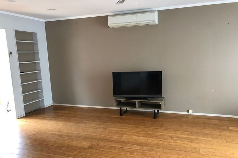 Photo of property in 1/77 Tiraumea Drive, Pakuranga, Auckland, 2010