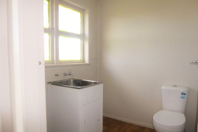 Photo of property in 17 Cricket Place, Melville, Hamilton, 3206